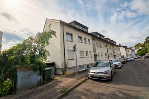 Charmante 2-Zimmer-Dachgeschosswohnung mit Balkon & Stellplatz *PROVISIONSFREI* – 70186 Gablenberg, Stuttgart – Vorschaubild 1