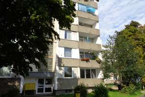 Wohnglück: Günstige 2- Zimmer- Wohnung (WBS erforderlich!) – Berrischstraße 8, 50769 Roggendorf/Thenhoven, Köln – Vorschaubild 1