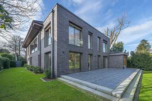 Toplage trifft Design - Luxuswohnung mit Stil & Garten