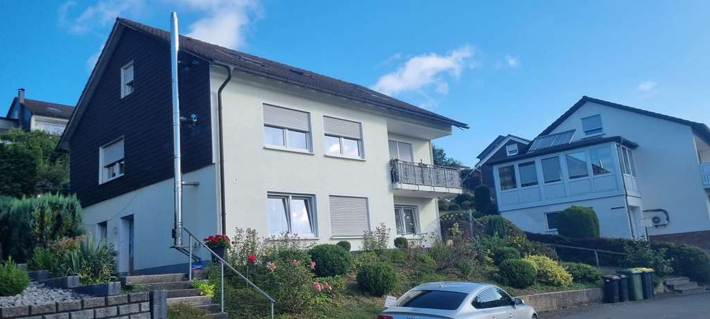 Immobilie in Olpe - Großzügiges Zuhause mit Einliegerwohnung in ruhiger Lage - Bild 1