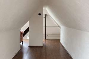 Im Herzen von Vaals: Charmante Dachgeschosswohnung mit Galerie, Klimaanlage und viel Tageslicht – Die vollständige Adresse der Immobilie erhältst du vom Anbieter., 52074 Vaalserquartier, Aachen – Vorschaubild 7
