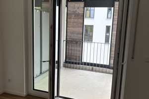 Erstbezug mit Balkon und EBK: Exklusive 1-Zimmer-Wohnung mit geh. Innenausstattung in Regensburg – Otto-Hahn-Straße 25, 93053 Regensburg – Vorschaubild 3
