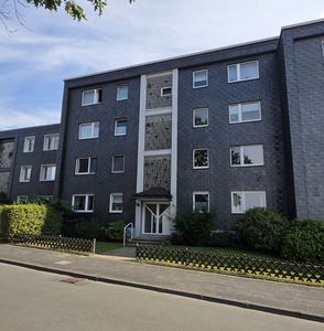 Moderne Balkonwohnung mit 2-Zimmer, Einbauküche, Diele, Bad