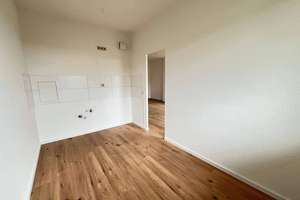Gemütliche 3-Zimmer-Wohnung mit Balkon in Zwickau, Pölbitz – Moseler Straße 12, 8058 Pölbitz, Zwickau – Vorschaubild 4