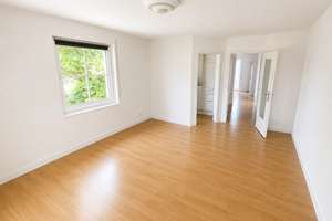 Vermietete Kapitalanlage nahe Ostpark | 15.516 € Jahresmiete | Balkon, Duplexparker & Keller – Die vollständige Adresse der Immobilie erhältst du vom Anbieter., 81825 Berg am Laim Ost, München – Vorschaubild 3
