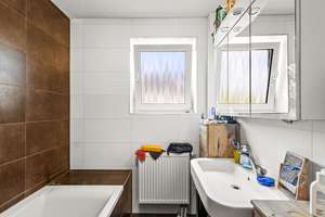 3-Parteienhaus mit XXL-Garage – inkl. Sanierungsangebot & Förderübersicht – Die vollständige Adresse der Immobilie erhältst du vom Anbieter., 93089 Aufhausen – Vorschaubild 13