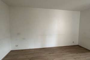 Schöne 3-Zimmer-Wohnung mit Balkon und modernisierten Badezimmer - Renovierungsbedürftig – Sibyllenstr. 11, 47169 Marxloh, Duisburg – Vorschaubild 4