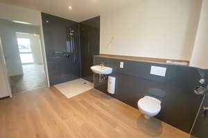 Erstbezug! Wohnen am Mattlerbusch, 3 Zimmer, große Balkone, 2.OG, WBS notwendig. – Oldenburger Str. 21/25, 47169 Röttgersbach, Duisburg – Vorschaubild 2