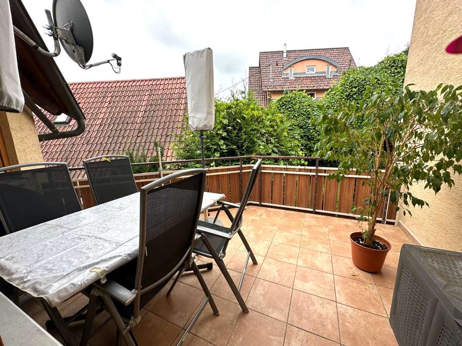 Balkon OG links