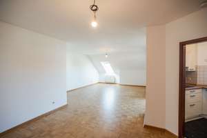 Offen, hell, klimatisiert. Dachgeschosswohnung mit Loggia in Rheinau – 68219 Rheinau, Mannheim – Vorschaubild 2