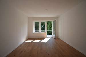 Großzügiges Wohnen! Gepflegte 3-Zi-Whg mit Balkon in KR-City