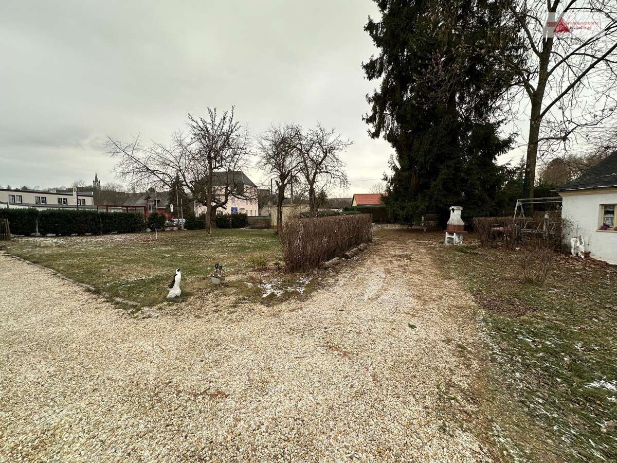 Sanierungsbedürftiges Haus in Wildenfels: 100 m², 1.416 m² Grundstück, Luftschutzkeller & Garagen, Zwickau Kreis – Bild 3