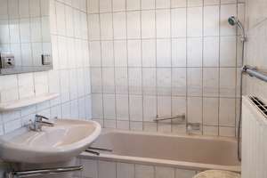 **Ihr neues Zuhause**Doppelhaushälfte mit sonnigem Garten in begehrtem Stadtteil von Pforzheim – Die vollständige Adresse der Immobilie erhältst du vom Anbieter., 75179 Arlinger, Pforzheim – Vorschaubild 4