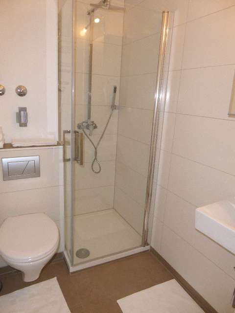 Schicke 1-Zimmerwohnung in ruhiger Wohnlage... image 2