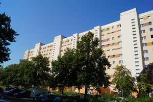 renovierte 2-Raumwohnung mit Badewanne – Roald-Amundsen-Straße 26, 18106 Rostock – Vorschaubild 1