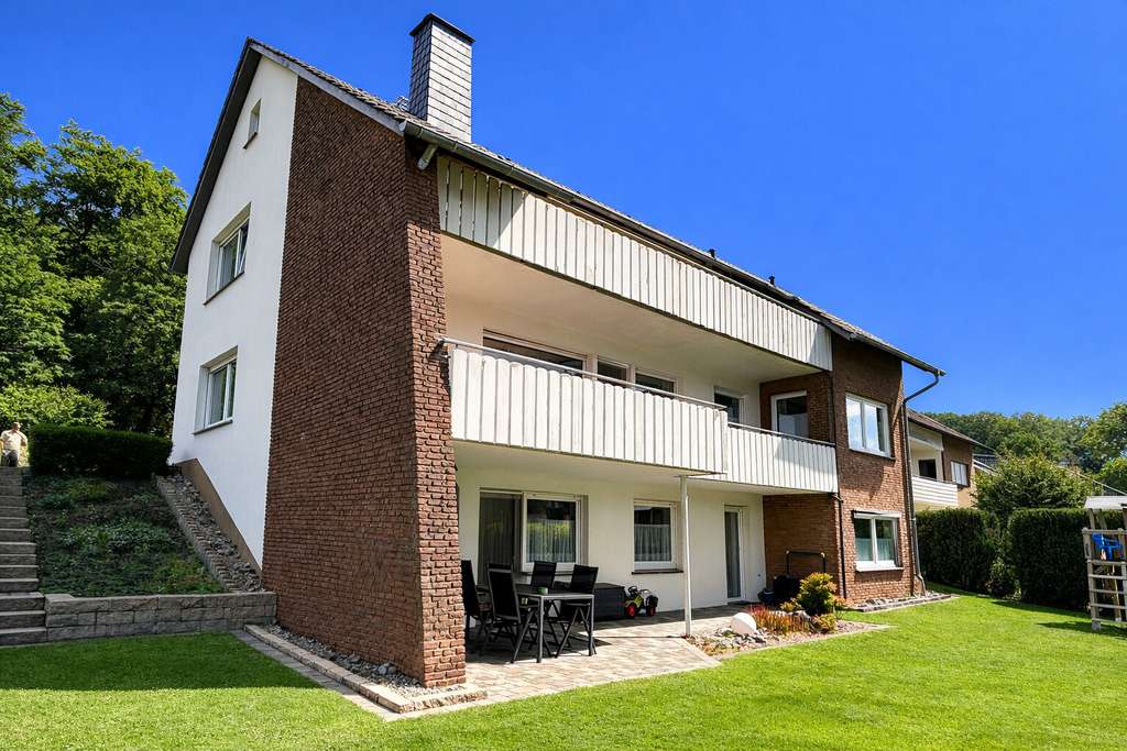 Immobilie in Bissendorf - Wunderschönes Zweifamilienhaus mit Anliegerbereich und herrlichem Blick über Bissendorf! - Bild 0