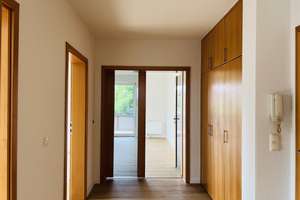 Erstbezug n. Sanierung im Grünen: Lichtdurchflutete 2-Zi.-Wohnung mit Balkon & Gartenmitbenutzung – 37124 Rosdorf – Vorschaubild 2