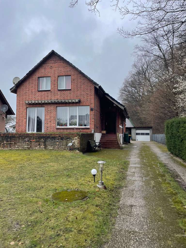 Immobilie in Börnsen - Zweifamilienhaus mit 6 Zimmern in exklusiver Lage direkt am Naturschutzgebiet "Dalbekschlucht" - Bild 3