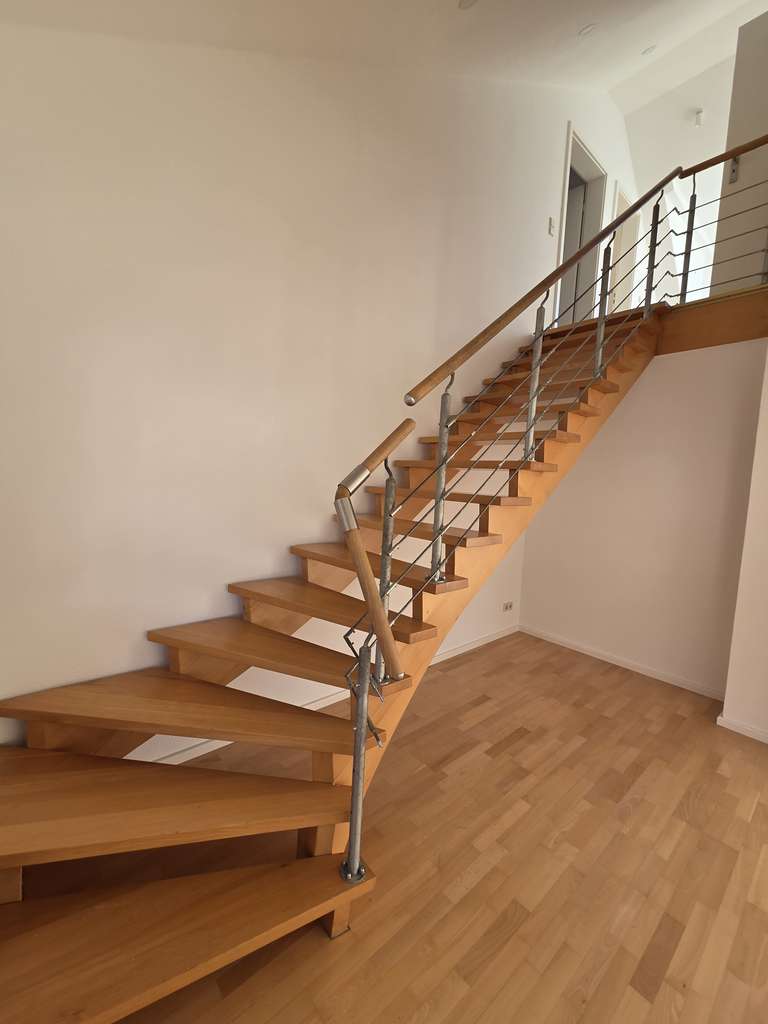 Immobilie in Neckarsteinach - Charmante 4,5-Zimmer Dachgeschosswohnung in Neckarsteinach, voll renoviert - Bild 4