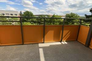 Große, helle 2-Zimmer-Wohnung mit Balkon und Wannenbad!