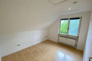Helle Galerie-Dachgeschosswohnung mit Studio in Darmstadt-Eberstadt – Provisionsfrei von Privat! – Heidelberger Landstrasse 230, 64297 Eberstadt, Darmstadt – Vorschaubild 6