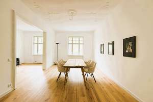 Herrschaftliche Altbauwohnung im Stilaltbau