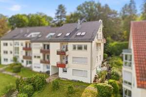 ++ Wohnen mit Weitblick: Großzügige 4-Zimmer- Eigentumswohnung mit Balkon in Stuttgart-Rohr ++