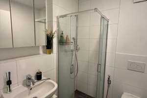 Voll möblierte Neubau-3-Zimmer-Wohnung mit TG-Stellplatz und Balkon – sofort bezugsfertig – Maria-Arndts-Straße 21, 81249 Aubing-Süd, München – Vorschaubild 16