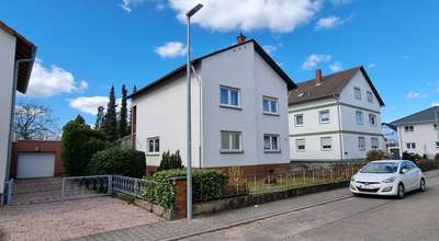 Freistehendes Einfamilienhaus mit Garage in ruhiger Wohnlage