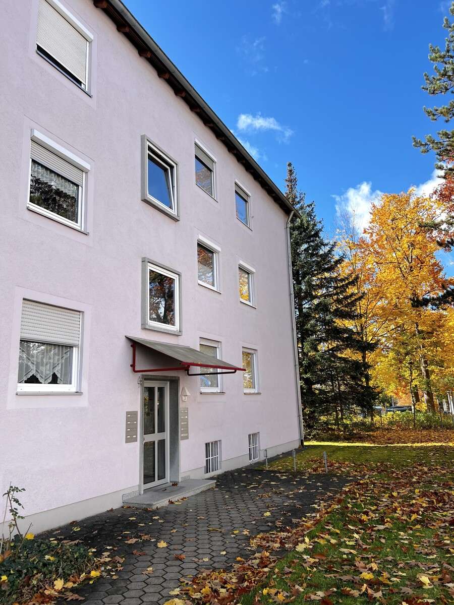 2 Zimmerwohnung + Balkon in Neusäß – sanieren und profitieren!, Augsburg Kreis – Bild 2