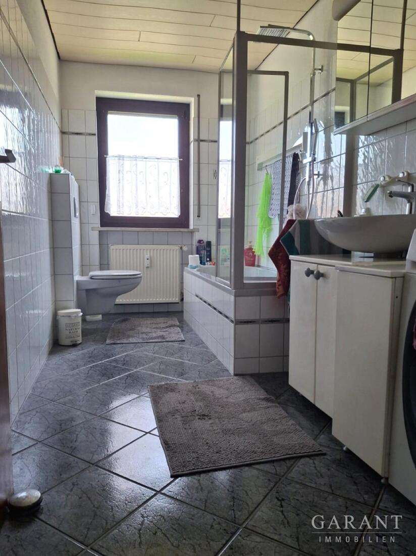 Immobilie in Wutöschingen - Haus im Haus - 4 1/2 Zimmer-Wohnung mit Balkon - Bild 5