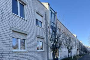Wunderbarer Blick ins Grüne: 
Vier-Zimmer-Wohnung in Uni-Nähe mit Tiefgaragenstellplatz – Die vollständige Adresse der Immobilie erhältst du vom Anbieter., 33615 Dornberg, Bielefeld – Vorschaubild 2