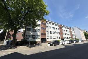 MODERNISIERT, ZENTRAL MIT SÜDBALKON – Die vollständige Adresse der Immobilie erhältst du vom Anbieter., 24534 Stadtmitte, Neumünster – Vorschaubild 1