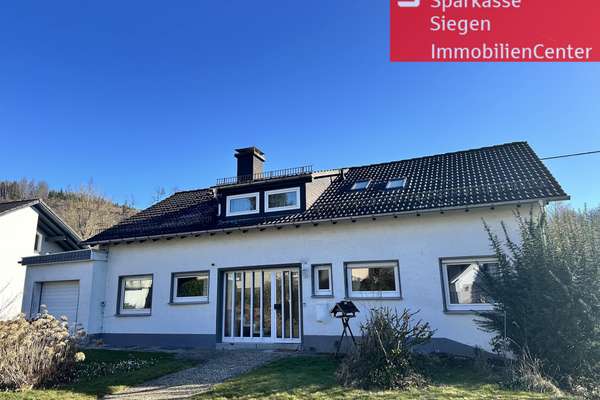 Einfamilienhaus mit Einliegerwohnung in ruhiger Lage in Müsen