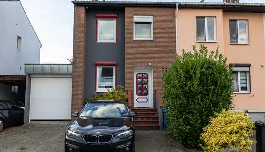 Bild von *** REH - modernisiert mit GARAGE - GARTEN mit tollen BLICK - VOLLKELLER ***