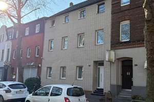 Schönes Mehrfamilienhaus mit Garten