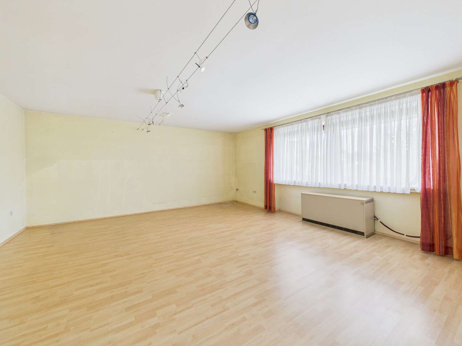 Immobilie in Weng - Großzügiges Einfamilienhaus mit idyllischem Garten und PV-Anlage zwischen Landshut & Straubing - Bild 6