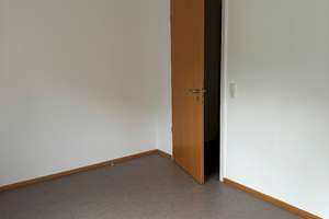 EG mit Garten und neuer EBK  - 2-Zimmer-Wohnung in Altglienicke – Kasperstraße 35, 12542 Altglienicke, Berlin – Vorschaubild 9