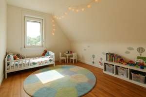 Das perfekte Familienhaus – Die vollständige Adresse der Immobilie erhältst du vom Anbieter., 61440 Oberursel (Taunus) – Vorschaubild 4