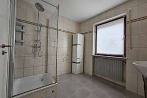 Gepflegtes Reihenmittelhaus mit 4 Zimmern in Augsburg - Bärenkeller – Am Weizenfeld 29, 86156 Bärenkeller, Augsburg – Vorschaubild 2