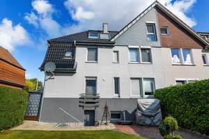 Umfassend saniertes Mehrparteienhaus im Topzustand - ideal für Eigennutzer& Kapitalanleger – Die vollständige Adresse der Immobilie erhältst du vom Anbieter., 27474 Cuxhaven – Vorschaubild 1