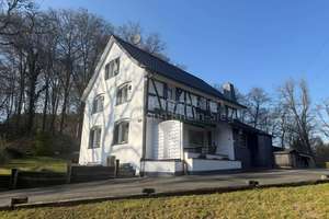 Historisches Einfamilienhaus mit großem Grundstück und attraktiver Pachteinnahme – Die vollständige Adresse der Immobilie erhältst du vom Anbieter., 53842 Wahnheide, Köln – Vorschaubild 2
