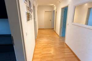 Stuttgart-Nord: Modernisierte Vierzimmerwohnung mit Balkon