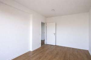 Erstbezug nach Renovierung: Einzigartiges Penthouse mit großzügiger Dachterrasse am Worringer Platz – Die vollständige Adresse der Immobilie erhältst du vom Anbieter., 40210 Stadtmitte, Düsseldorf – Vorschaubild 9