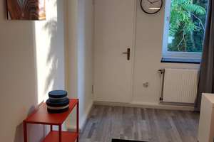 Gepflegte, Möblierte, Helle, 3-Zimmer Wohnung mit Balkon. – Moltkestraße 24, 40477 Pempelfort, Düsseldorf – Vorschaubild 2