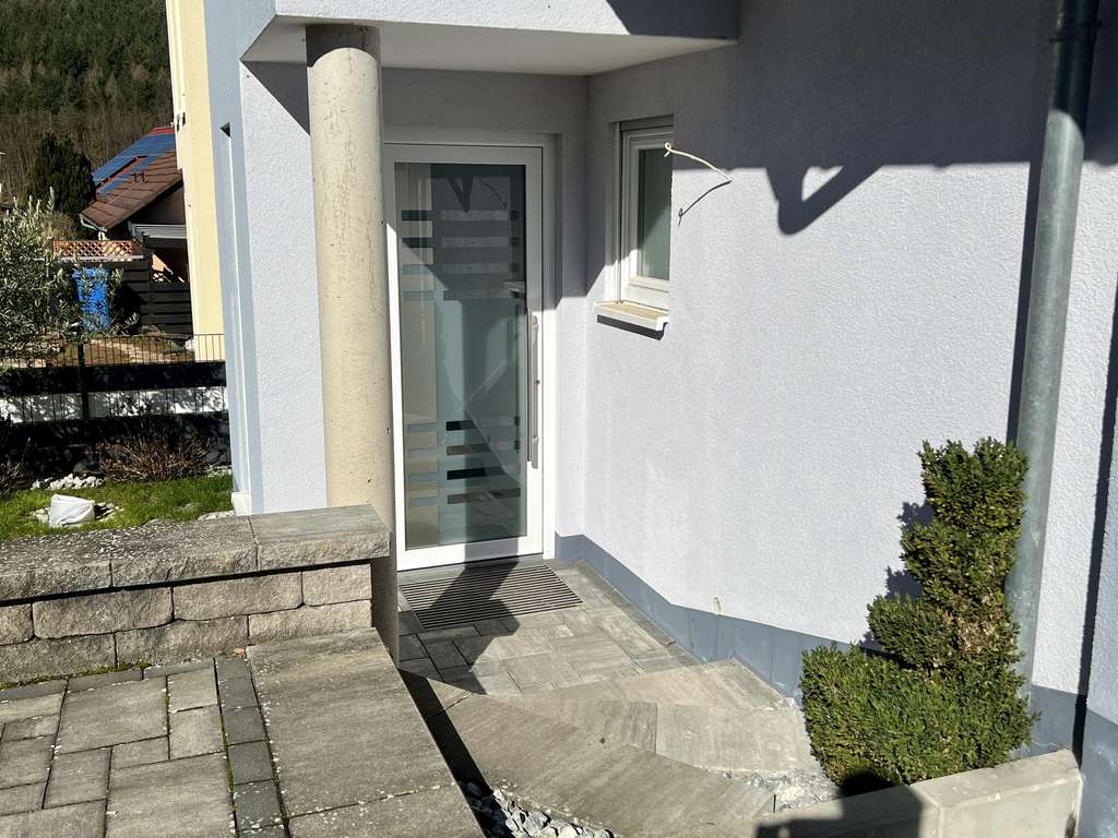 Immobilie in Höchst im Odenwald - Familienfreundliches Traumhaus in Mümling Grumbach mit Ausblick, Garten und Grillplatz
 - Bild 3