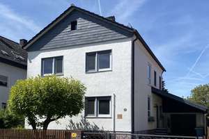Wunderschönes Einfamilienhaus mit Traumgarten in Nidderau-Heldenbergen – Die vollständige Adresse der Immobilie erhältst du vom Anbieter., 61130 Nidderau – Vorschaubild 2