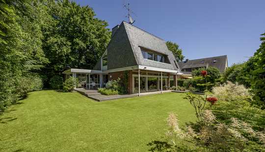 Bild von Großzügiges Architektenhaus auf sonnigem Grundstück im Herzen von Nienstedten