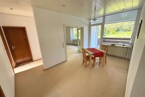 Schwalbach: Ruhig wohnen am Grüngürtel – Bungalow mit großem Garten und vielseitigem Raumangebot – Die vollständige Adresse der Immobilie erhältst du vom Anbieter., 65824 Schwalbach am Taunus – Vorschaubild 4