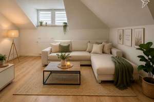 GEPFLEGTE DACHGESCHOSSWOHNUNG MIT ALTBAUFLAIR ✨🏡 140 m² Wohnfläche mit zwei Stellplätzen in Hagen!